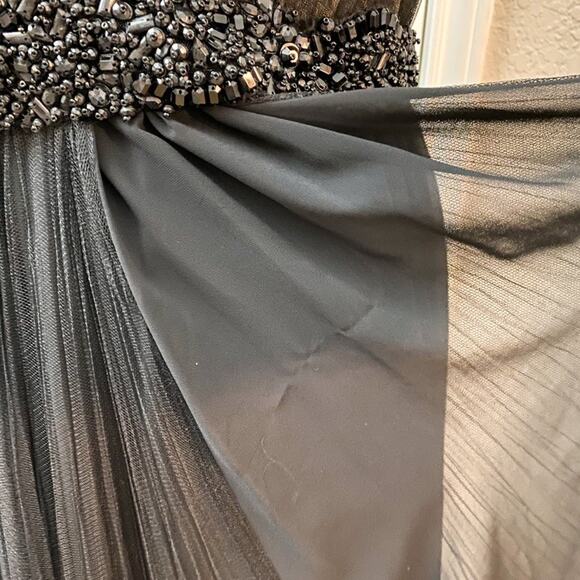 BADGLEY MISCHKA Black Pleated Tulle Chiffon Formal Gown - Picture 16 of 16